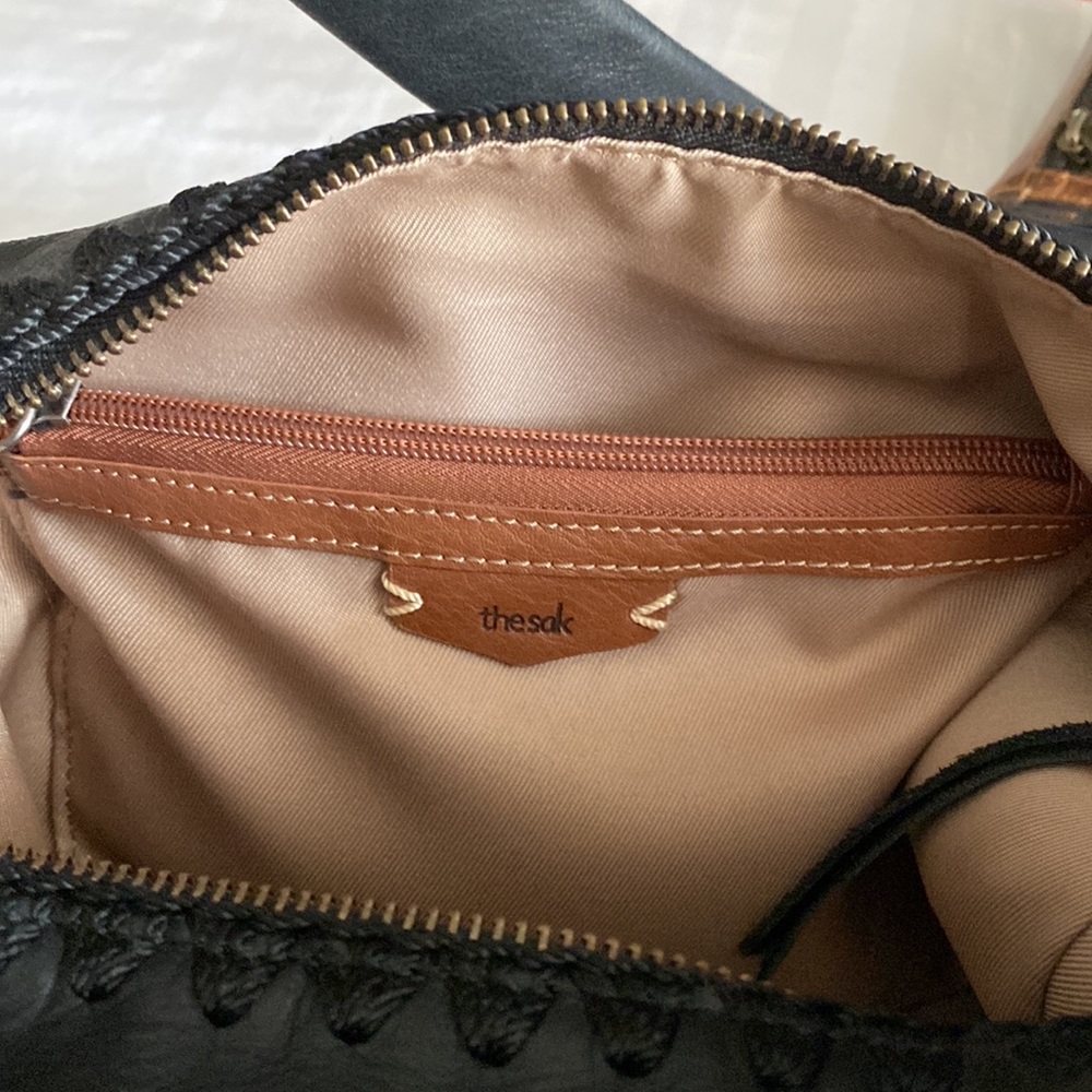 Beautiful SAK purse! In excellent used condition. - Picture 5 of 14